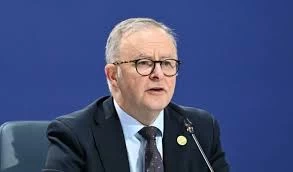 ألبانيزي يحث الأستراليين على ترشيد الوقود لمواجهة الأزمات