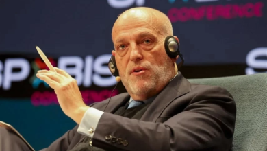 تيباس يدين عنصرية جماهير إسبانيا ضد مصر ويدعم يامال