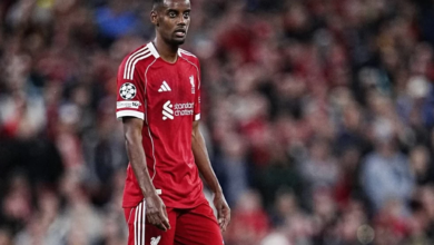 عودة ألكسندر إيزاك لتدريبات ليفربول قبل قمة دوري الأبطال