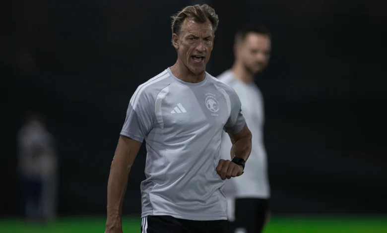 أزمة المنتخب السعودي مع رينارد: تخبط فني وغضب جماهيري