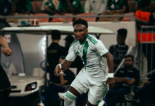 الأهلي يسحق ضمك بثلاثية: يايسله يراهن على بدلاء فريقه