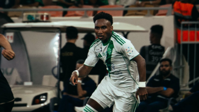 الأهلي يسحق ضمك بثلاثية: يايسله يراهن على بدلاء فريقه