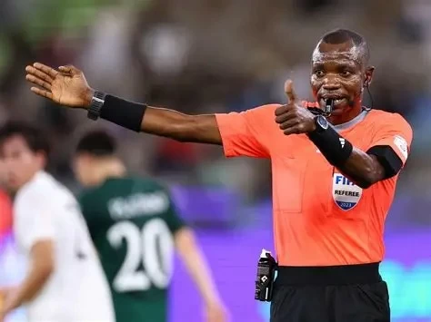 الفيفا يستبعد حكم أزمة المغرب والسنغال من كأس العالم