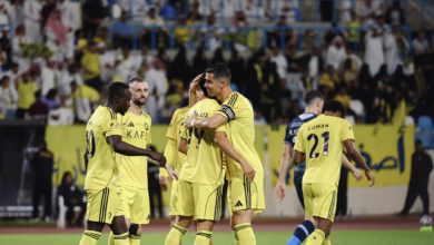 نادي النصر يعزز صدارته لدوري روشن بثنائية في شباك الأخدود