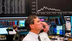 أسباب تراجع الأسهم الأوروبية مع بدء حصار مضيق هرمز