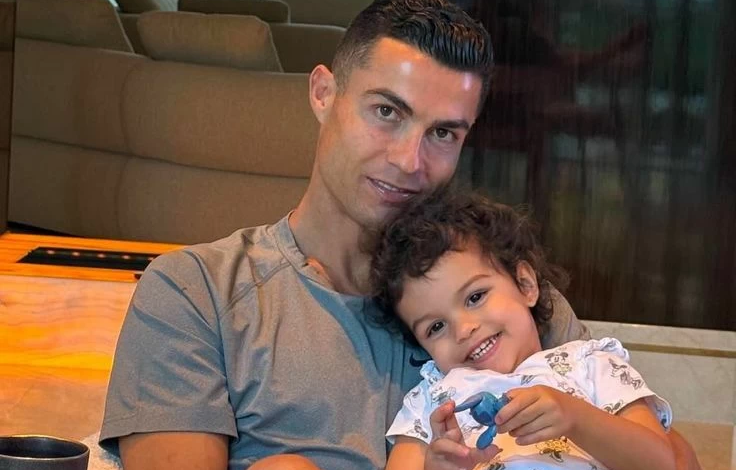 بيلا ابنة كريستيانو رونالدو: النجمة التي خطفت قلب الدون