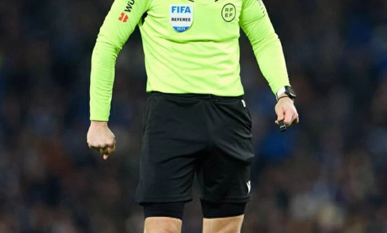 حكم يوقف مباراة برشلونة وسيلتا فيغو لإنقاذ مشجع بالكامب نو