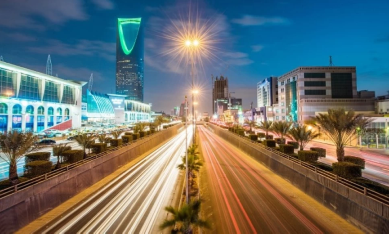 الاقتصاد السعودي: نمو قياسي وتجاوز الاعتماد على النفط | رؤية 2030