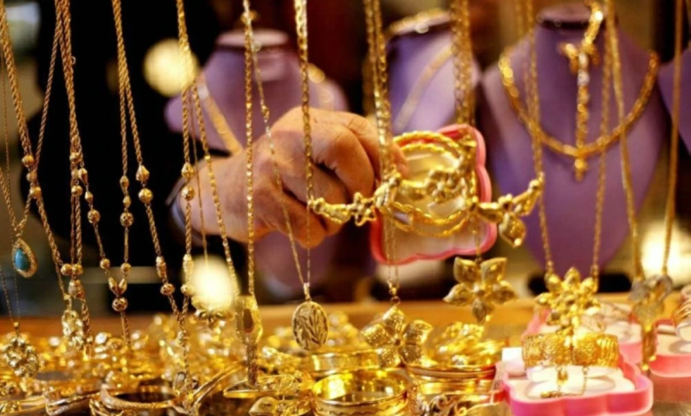 تراجع أسعار الذهب عالميًا بفعل قوة الدولار ومخاوف التضخم