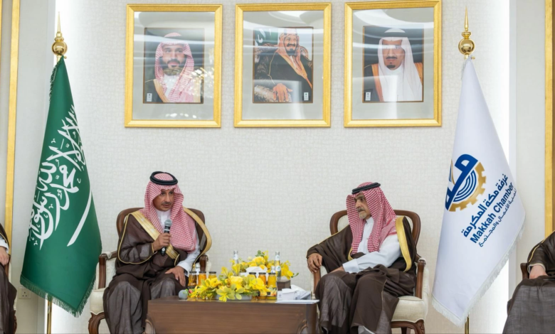 وزير السياحة يبحث استعدادات قطاع الضيافة لموسم الحج بمكة