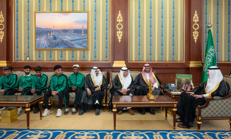 سعود بن نهار يستقبل نادي المجد بعد فوزه ببطولة الدرجة الرابعة