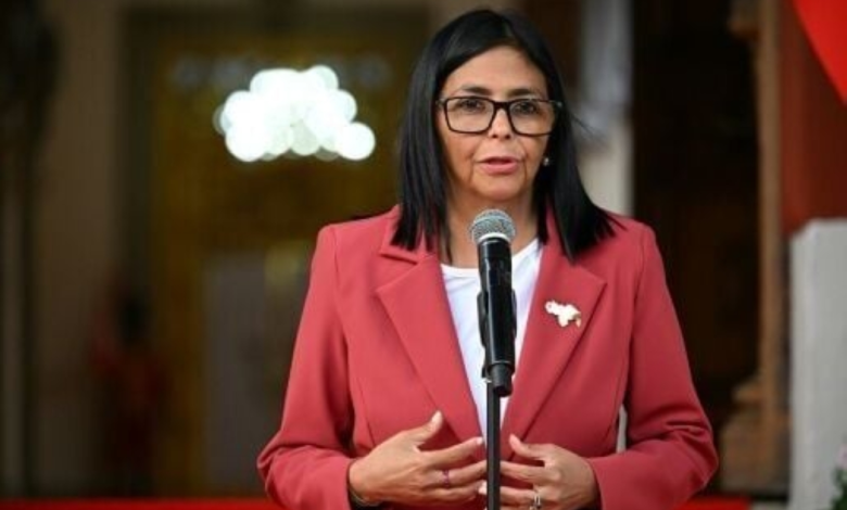 أمريكا ترفع العقوبات عن رئيسة فنزويلا وتستأنف استيراد النفط