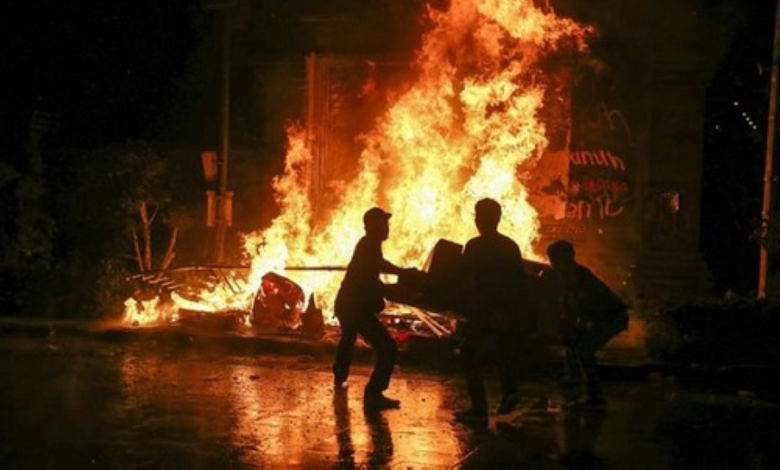 إصابة 12 شخصاً إثر حريق محطة غاز في إندونيسيا اليوم