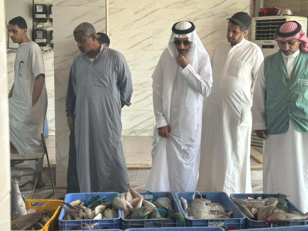 تكثيف الرقابة في رابغ مع بدء حظر صيد أسماك الناجل والطرادي