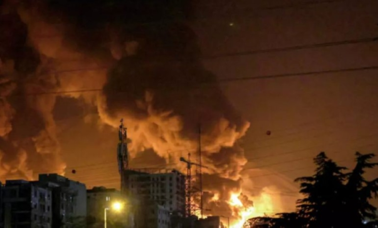 اندلاع حريق قرب مطار مشهد وتوقف كبرى مصانع الصلب بإيران