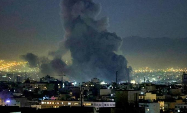 غارات إسرائيلية أمريكية تستهدف جسرا بين طهران وكرج