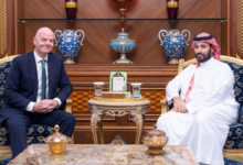 لقاء ولي العهد ورئيس الفيفا: تعزيز التعاون الرياضي