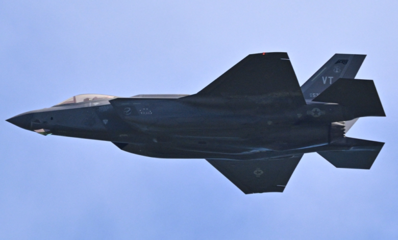 ترامب يعلن نجاح إنقاذ الطيار الأمريكي في إيران بعملية تاريخية