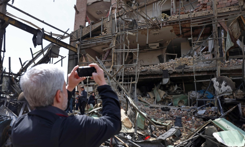 ضربات أمريكية إسرائيلية تستهدف مطار الأهواز في إيران