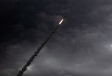 تطورات الصراع: صاروخ إيراني يضرب مبنى سكنياً في حيفا