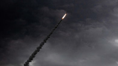 تطورات الصراع: صاروخ إيراني يضرب مبنى سكنياً في حيفا