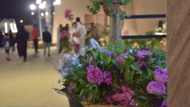 فن التعشير يحيي مزارع الورد الطائفي ويعكس إرثاً ثقافياً