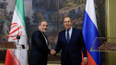 لافروف لأمريكا: أوقفوا الإنذارات لإيران وترامب يهدد