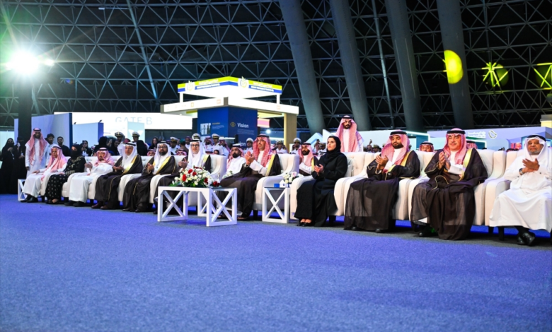 محافظ جدة يفتتح الملتقى المهني لجامعة الملك عبدالعزيز