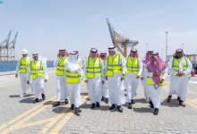 وزيرا النقل والاستثمار يتفقدان ميناء الملك عبدالله