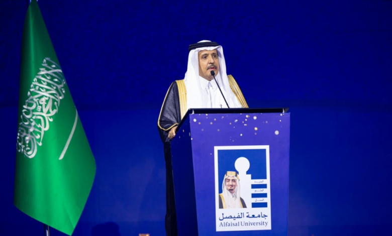 الأمير تركي الفيصل يرعى حفل تخرج طلاب جامعة الفيصل