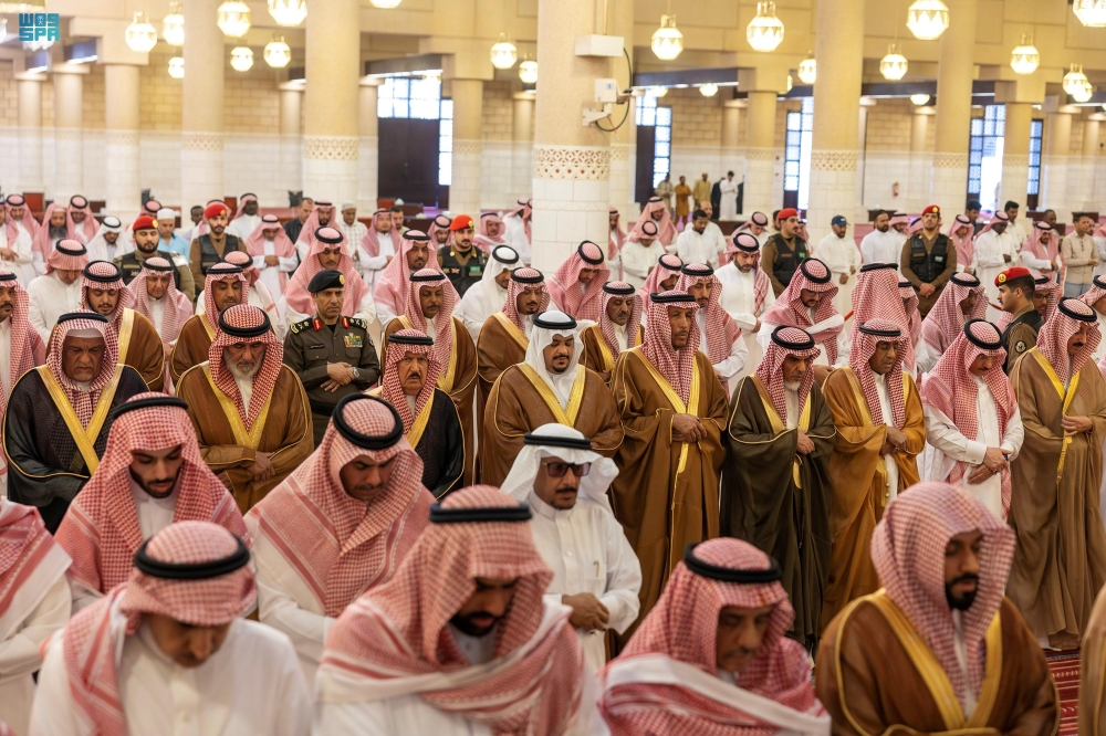 نائب أمير الرياض يؤدي صلاة الميت على الأميرة فوزية بنت سعود بن هذلول بن ثنيان آل سعود - واس