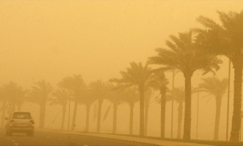 الإنذار الأحمر: عواصف ترابية في الرياض وتدني الرؤية