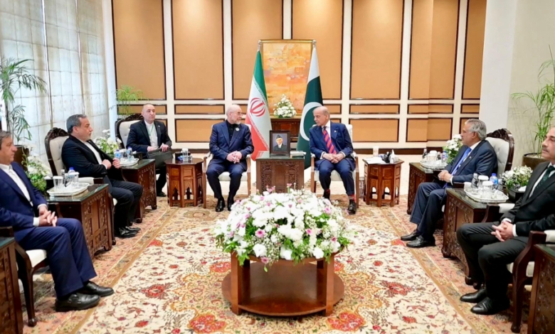 مباحثات أمريكية إيرانية مباشرة في باكستان: تفاصيل وأبعاد