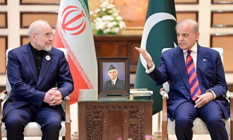 باكستان تدعو أمريكا وإيران للالتزام بوقف إطلاق النار