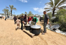 جهود مركز الملك سلمان للإغاثة: توزيع 29 ألف وجبة بغزة