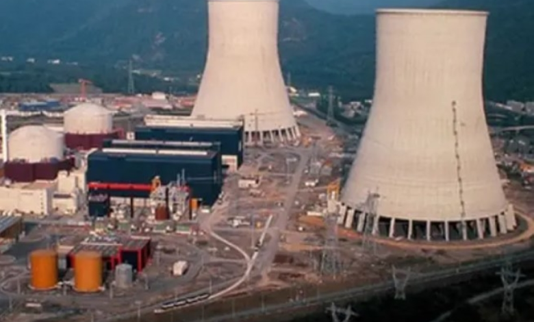 إجلاء الروس من محطة بوشهر النووية: الأسباب والمخاطر