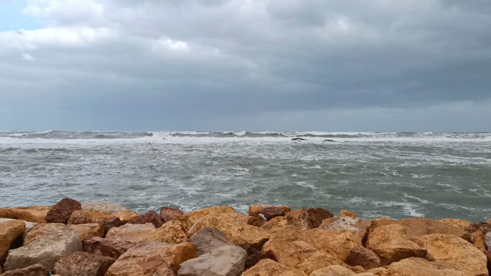 حالة البحر الأحمر خفيف إلى متوسط الموج على الجزأين الشمالي والأوسط - وكالات