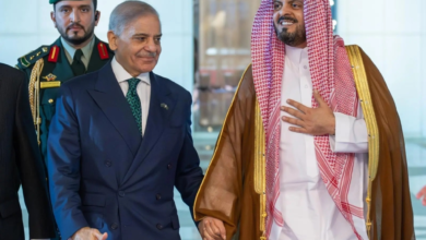 رئيس وزراء باكستان يغادر جدة بعد مباحثات هامة مع ولي العهد