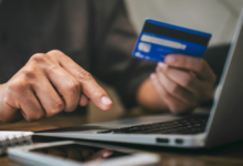 وزارة التجارة تحجب متجراً إلكترونياً لاستغلال الرموز الوطنية