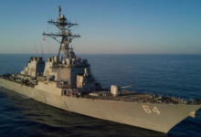 التوتر في مضيق هرمز: المرشد الإيراني يهدد القوات الأمريكية