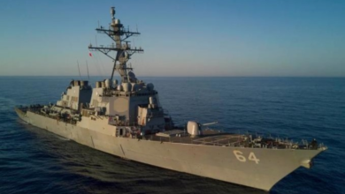 التوتر في مضيق هرمز: المرشد الإيراني يهدد القوات الأمريكية