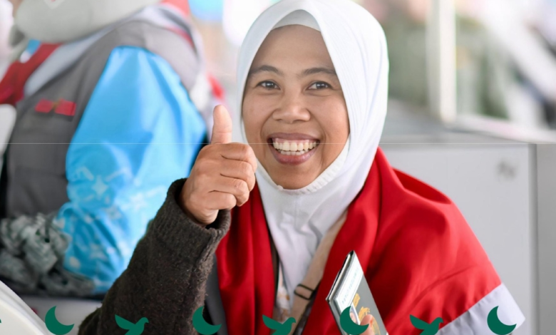 مطار المدينة يستقبل أولى رحلات الحج 1447 من إندونيسيا