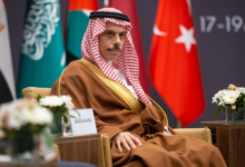 وزير الخارجية السعودي يبحث مع بري وقف التصعيد في لبنان