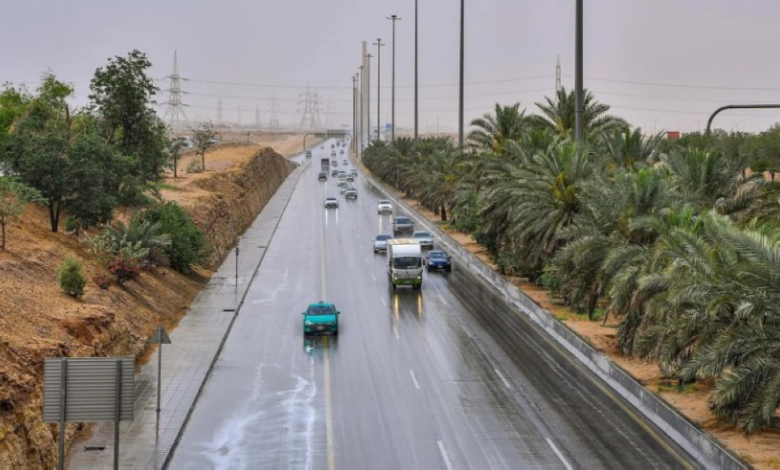 أمطار الرياض: تحذير من طقس متقلب وأمطار غزيرة حتى الاثنين