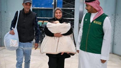 وصول التوأم السيامي المغربي سجى وضحى إلى السعودية لعملية فصل