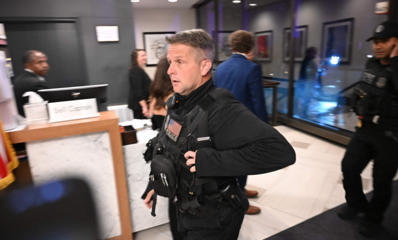 اعتقال مطلق نار قرب عشاء مراسلي البيت الأبيض وإجلاء ترامب