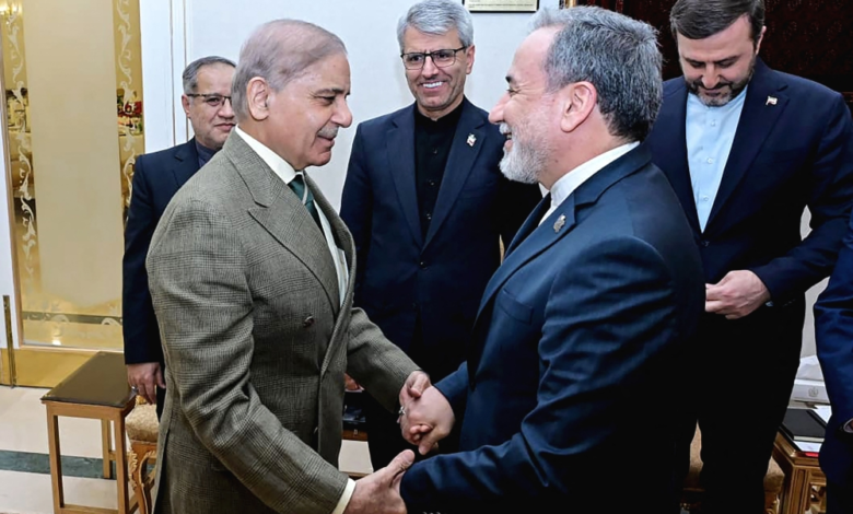 جهود الوساطة الباكستانية بين إيران وأمريكا.. زيارة عراقجي