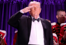 أوباما يعلق على محاولة اغتيال ترامب ويدعو لنبذ العنف