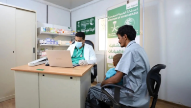 مركز الملك سلمان للإغاثة يقدم الرعاية الطبية لنازحي مخيم وعلان