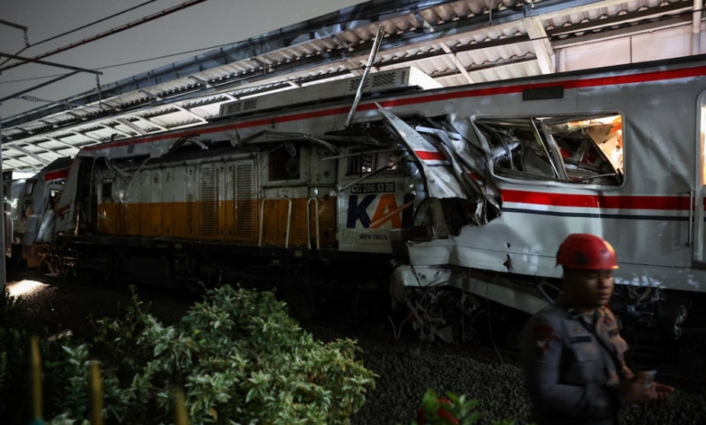 حادث قطار جاكرتا: قتلى وتساؤلات حول سلامة السكك الحديدية